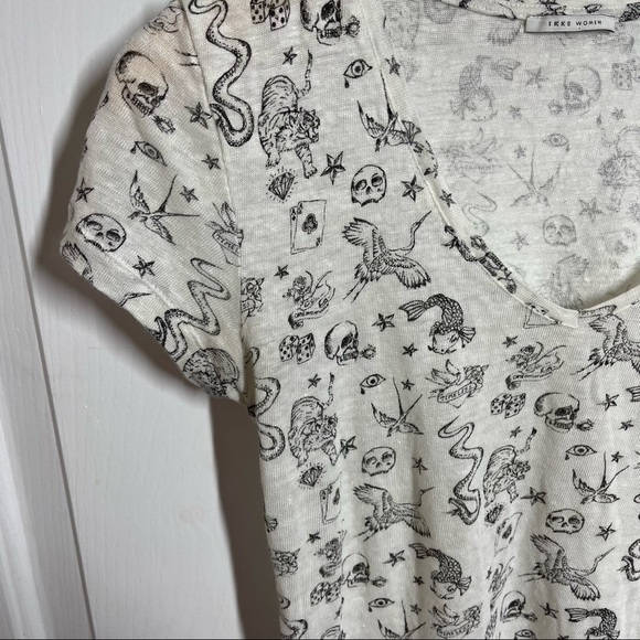 Ikks Women Skull Printed Linen V Neck Tee Size XS - Picture 3 of 7